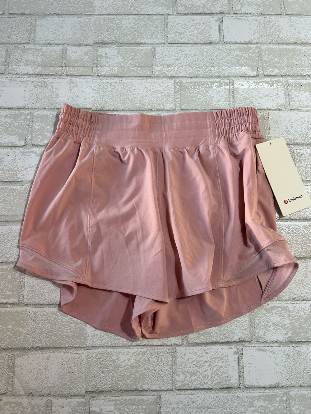 lululemon athletica Hotty Hot HR 4 in Short Pink Haze - 8 with Liner